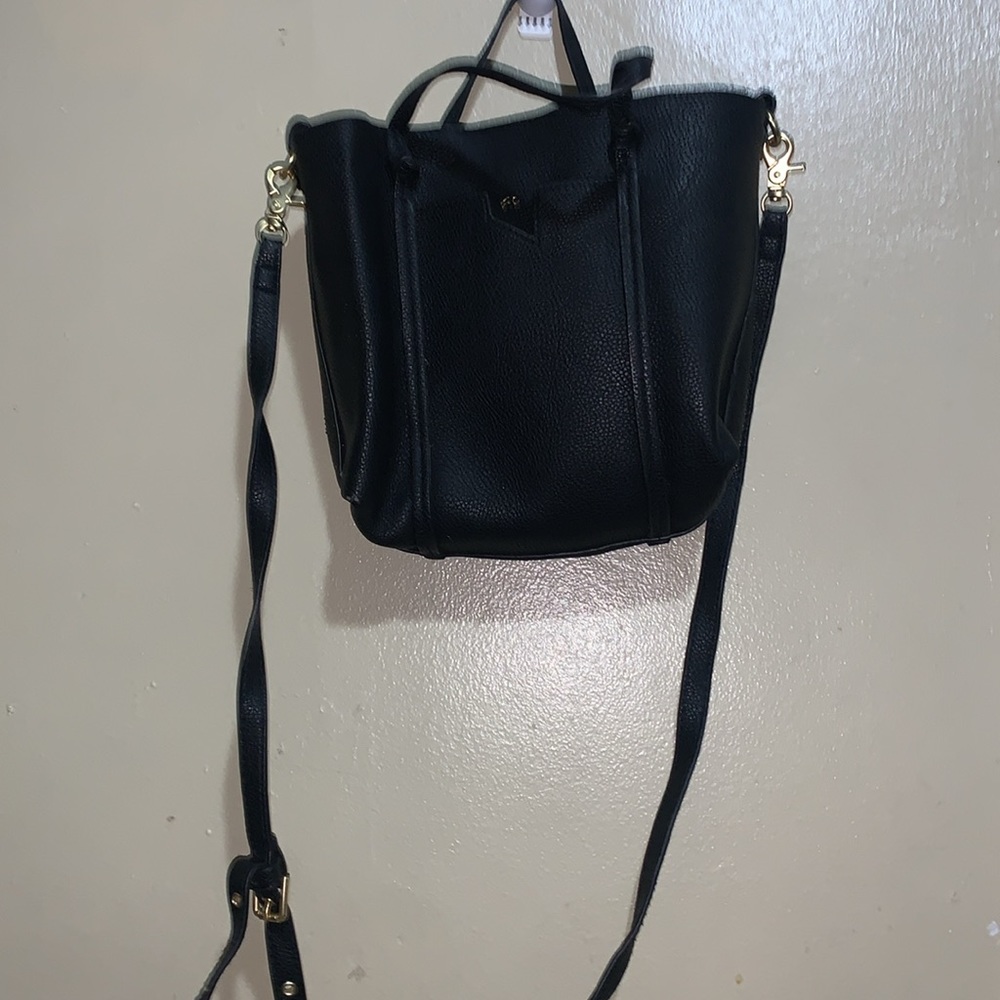 Small black - Picture 2 of 8